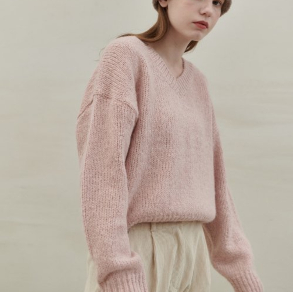 V-neck knit sweater - Picture 2 of 3